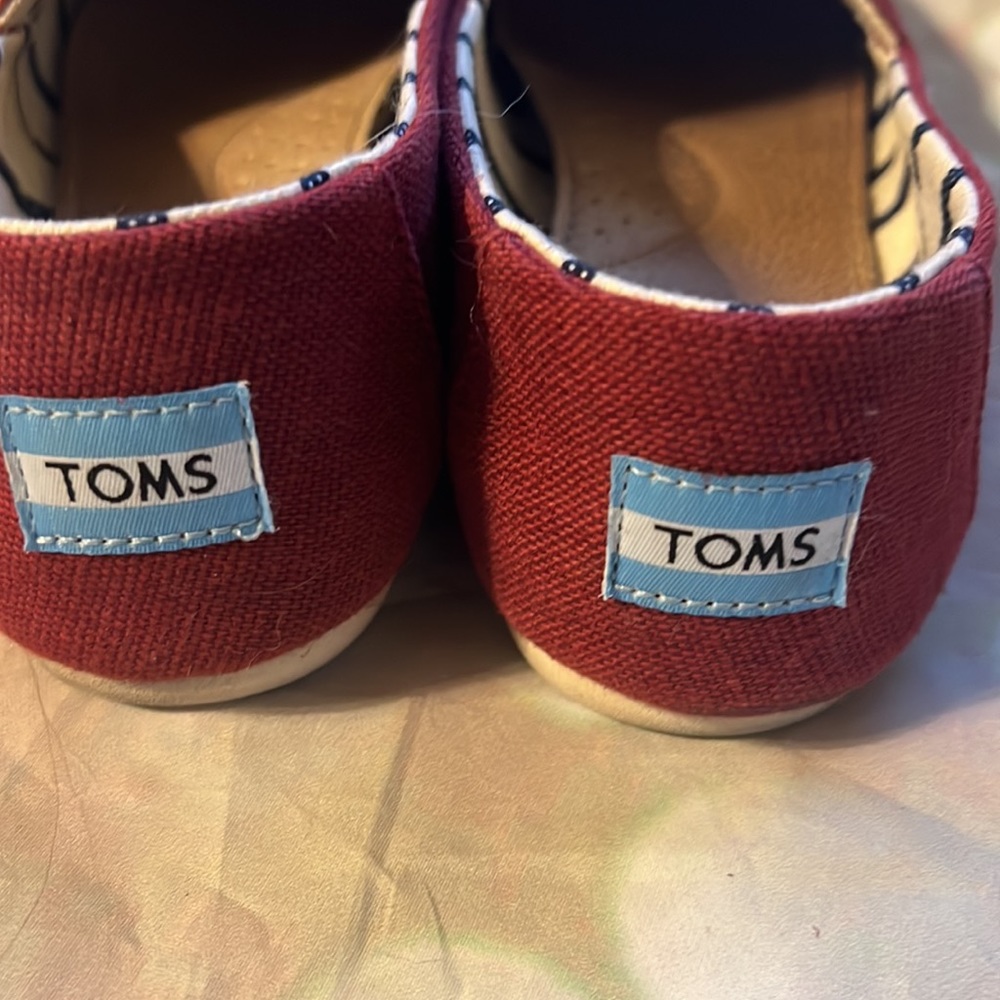 Tom’s - Picture 6 of 7